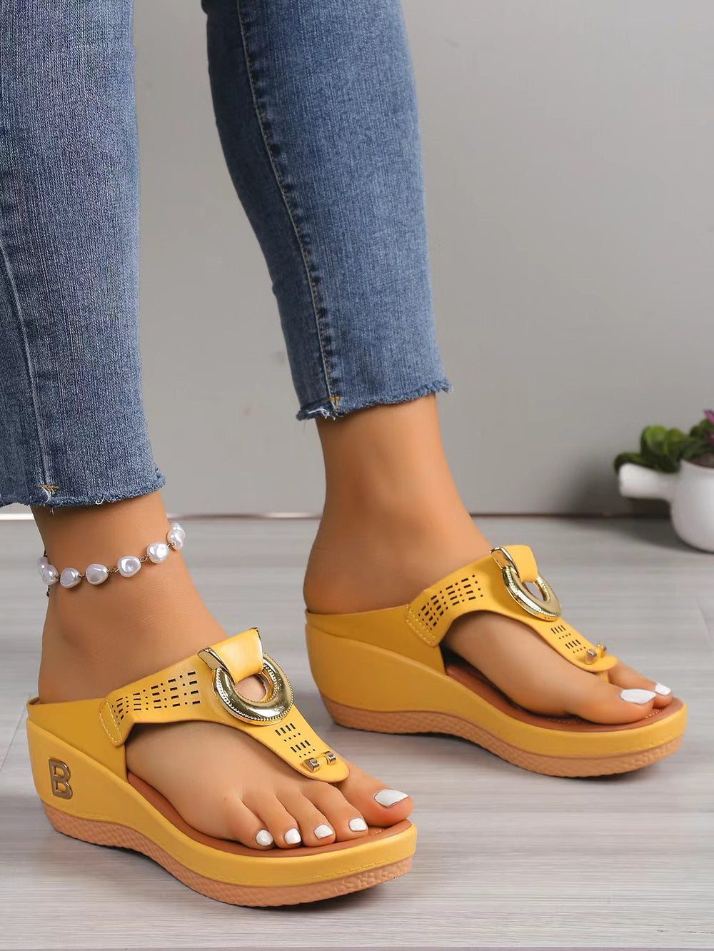 foreign trade plus size women's slippers fashionsummernew arrival beach flip-flops wedge heel round toe sandals ready stock wholesale