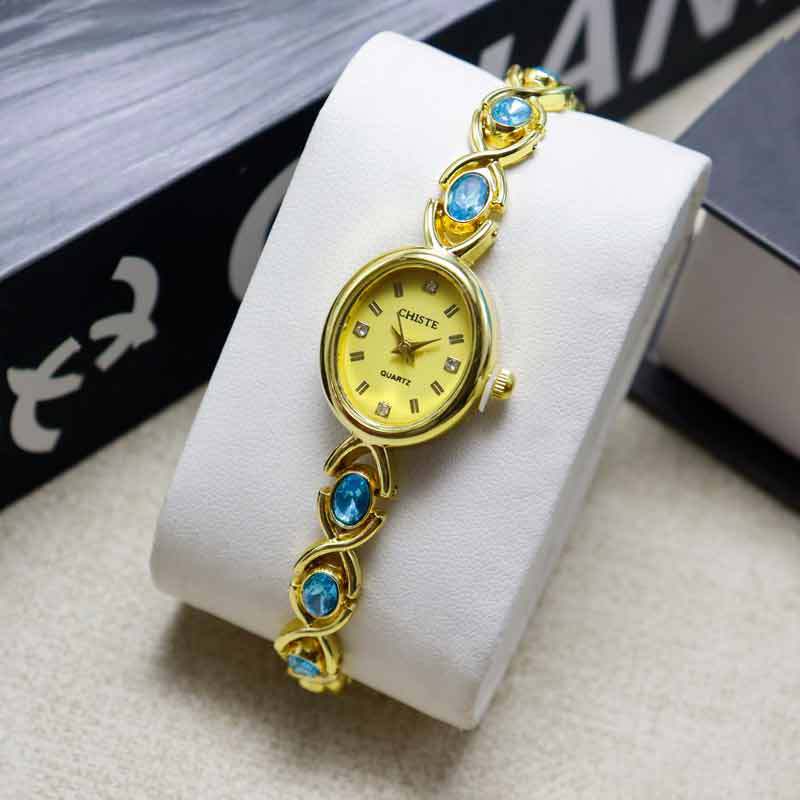 Used women's watch, elegant small gold watch, small dial, gold original design, accessible luxury, niche brand, chain strap, high-end wristwatch
