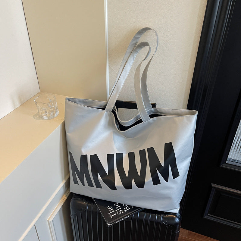 Cross-border college students take classes in tote bags 2025 summer new lazy style literary letter shoulder bags daily commuting bags