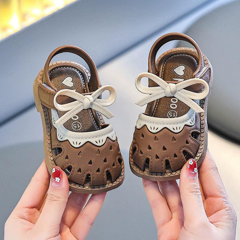 Baby girl sandals summer girl plastic anti-urine soft bottomnon-slip small and medium-sized children toddler baby sandals 01-2-3 years old