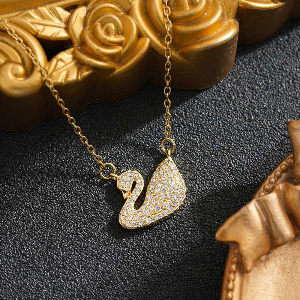 Copper inlaid zirconium four-leaf clover necklace for women, titanium steel real gold plating popularinsfashion flower exquisite sweater chain jewelry