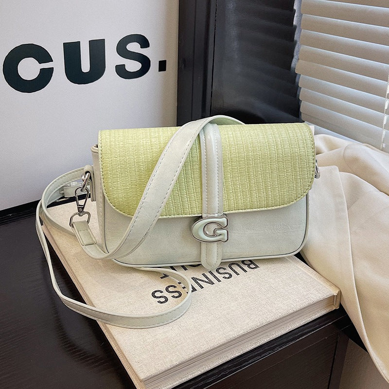 Fashion bag women's new Korean version of casual commuting simple shoulder bag high sense versatile foreign style portable messenger bag