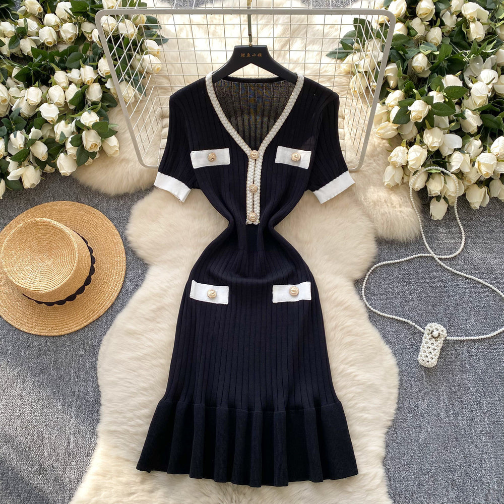 Frenchretrocontrast colorv neck short-sleeved metal buckle waist knittingdress women's summer silm fishtail hip skirt