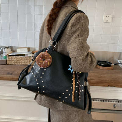2025 new autumn/winter large capacity boston bag tote retro studded motorcycle style women's shoulder handbag