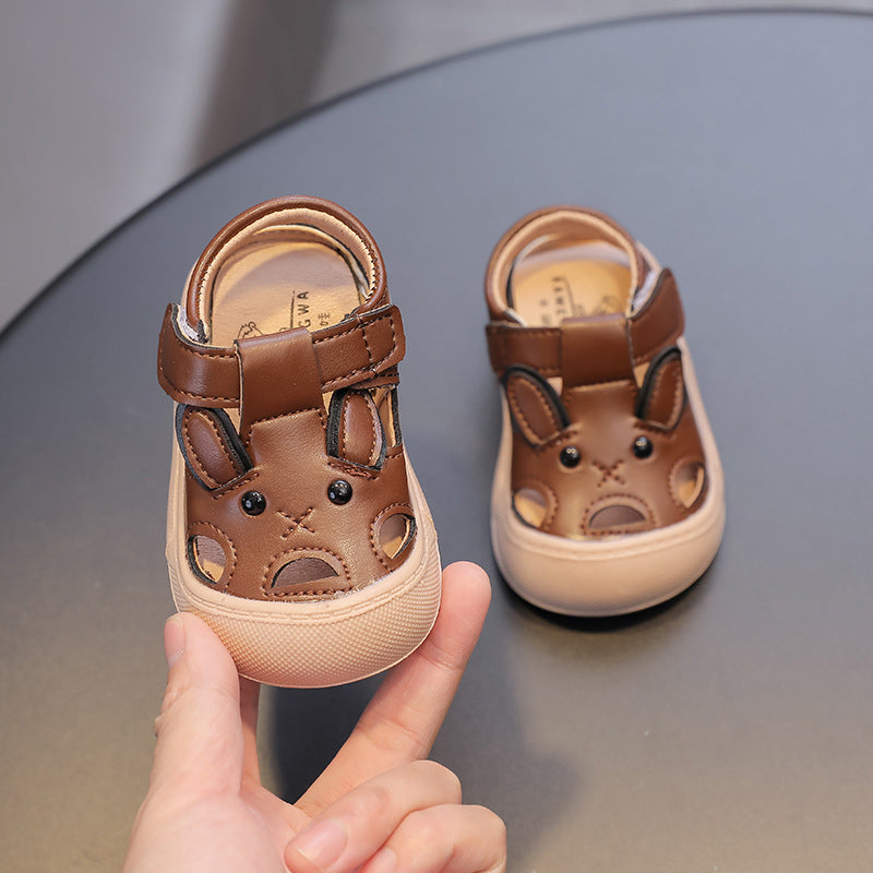 Infant and toddler sandals, soft-soled baby walking shoes, baby shoes for ages 0-2, summer children's clogs with soft, non-slip soles and a closed-toe design