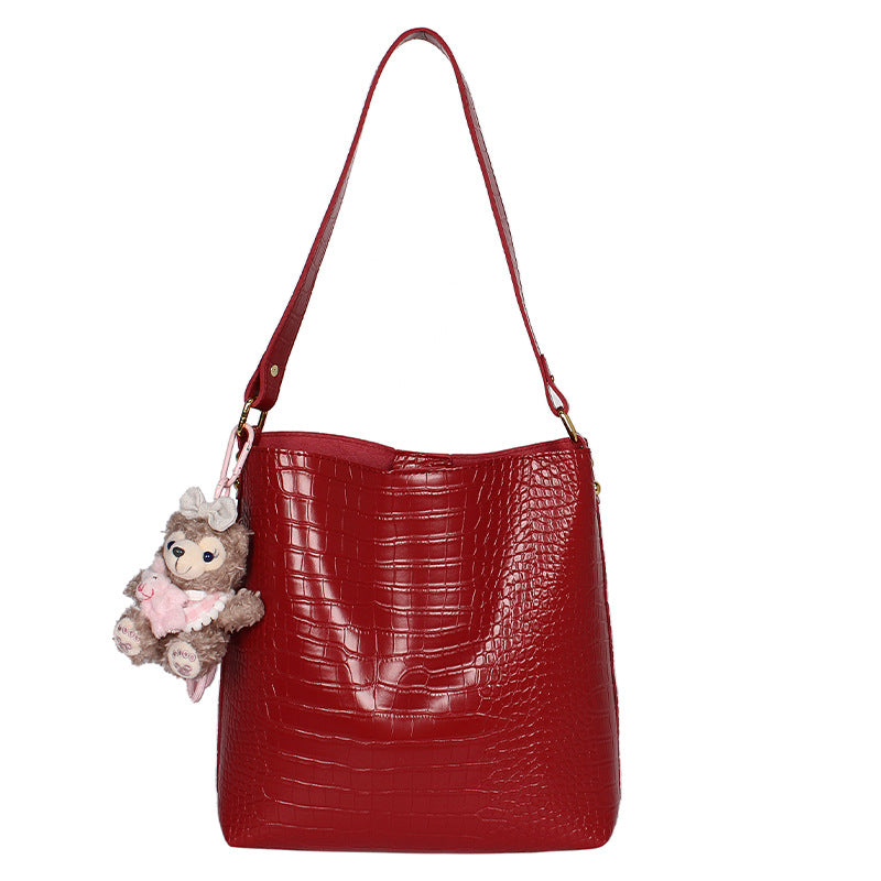 Big bag women's bag 2025 new crocodile pattern bucket bag fashionable large capacity messenger bag commuter women's shoulder bag