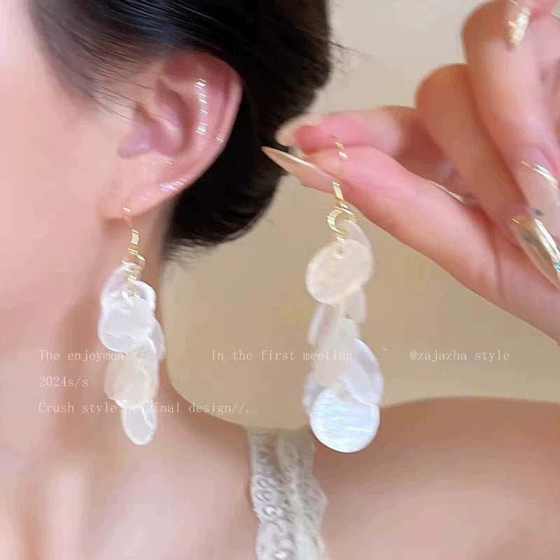 Spring break style white floral earrings - unique dopamine studs, niche design, versatile earrings