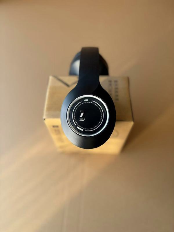 Head-mounted wireless bluetooth headset, heavy bass noise reduction, e-sports camera mobile phone vivo Huawei OPPO Apple applicable