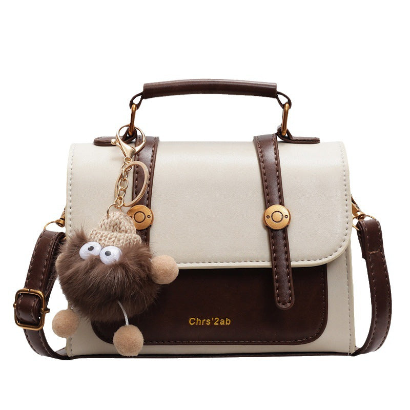 New bag women's 2025 popular fashion trend messenger bag winter versatile single shoulder portable mailman small square bag