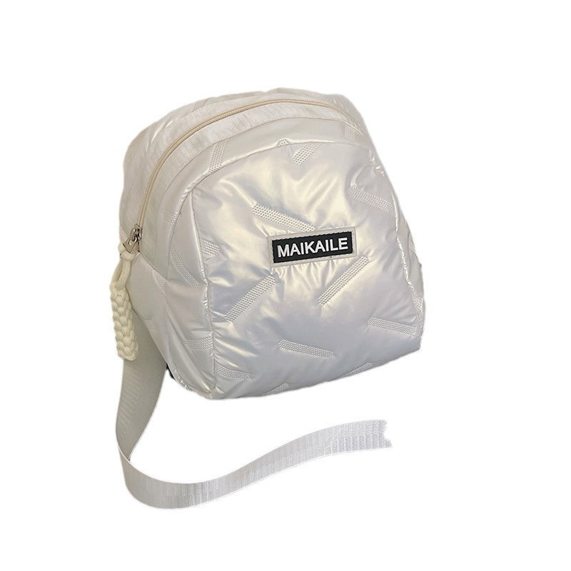High-end niche messenger bag women's 2024 winter new Korean version fashion travel soft messenger bag