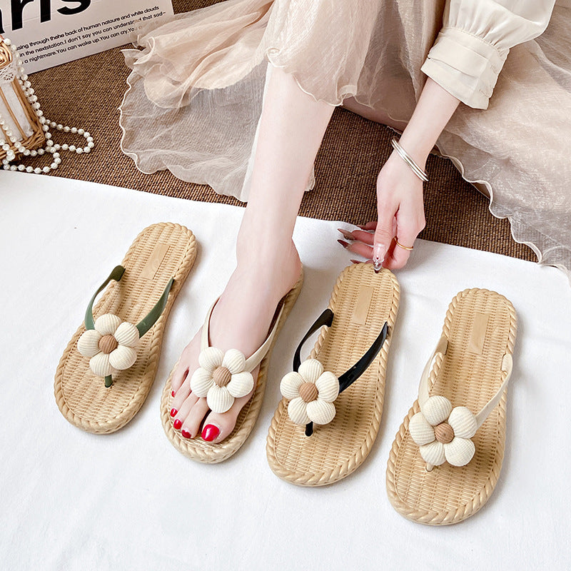 New lightweight women's flip-flops: beach-ready, odor-resistant, casual, stylish korean design with cute floral detail