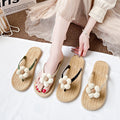 New lightweight women's flip-flops: beach-ready, odor-resistant, casual, stylish korean design with cute floral detail