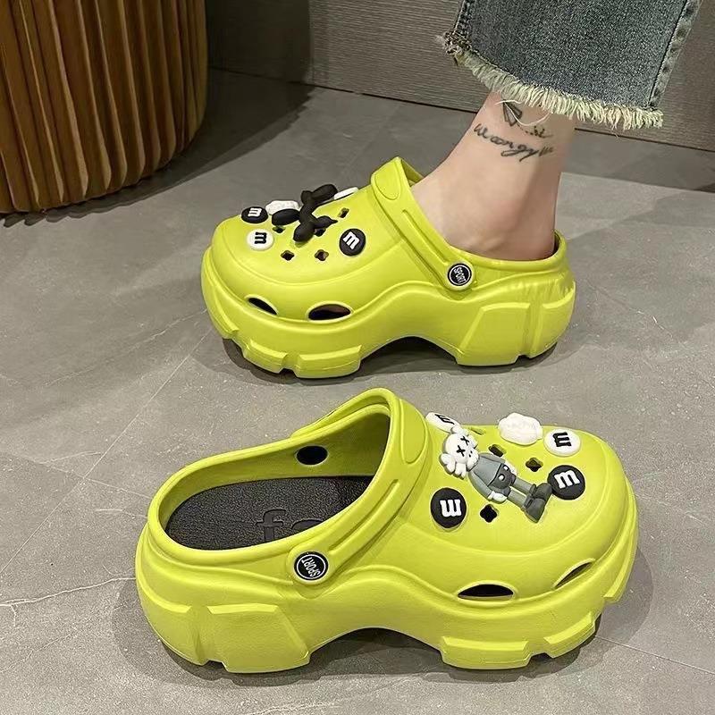 New arrival crocs women's summer popular thick sole toe cap stepping on shit feeling outwearnon-slip high heel thick sole slippers wholesale