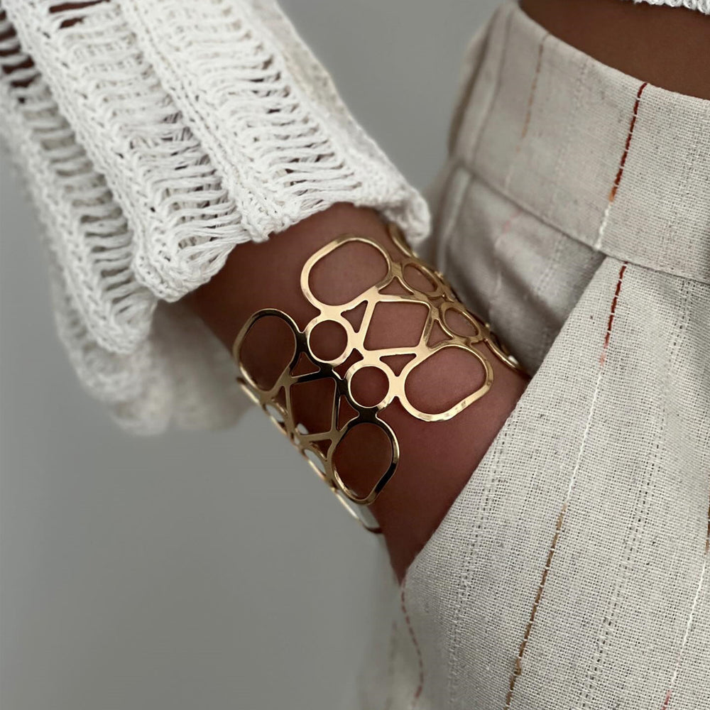 Wholesale hollow-out bangle bracelets - european & american cross-border jewelry, unique polished alloy bangles, high-end wide geometric bracelets for women