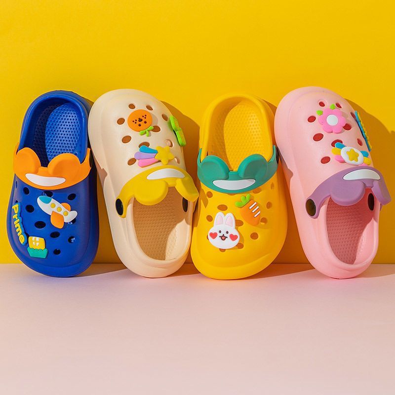 Kids crocs slippers boys summer cartoon indoor stepping on shit cute outwear soft bottom baby bathroom sandals