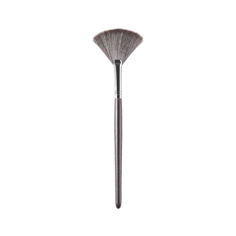 Beginner's wooden handle makeup brush set - complete beauty tool kit with blush, eyeshadow, foundation, and other brushes