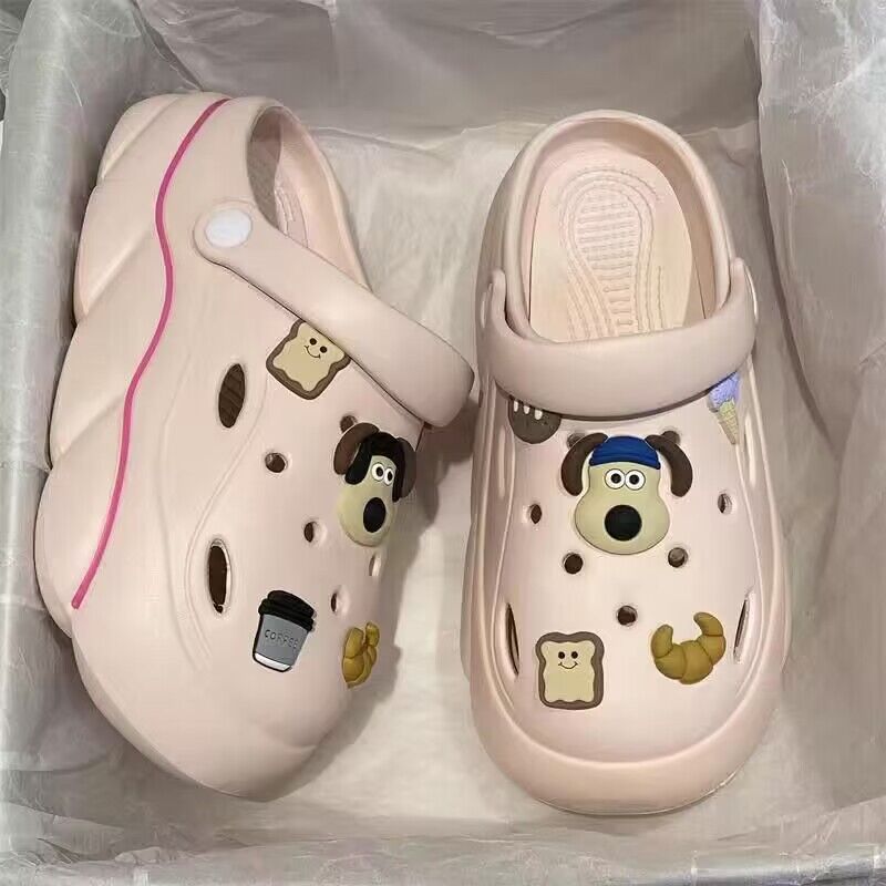 New arrival diy clogs for women wholesale summer cute cartoon couple outwear baotou thick sole shit-stepping slippers for women