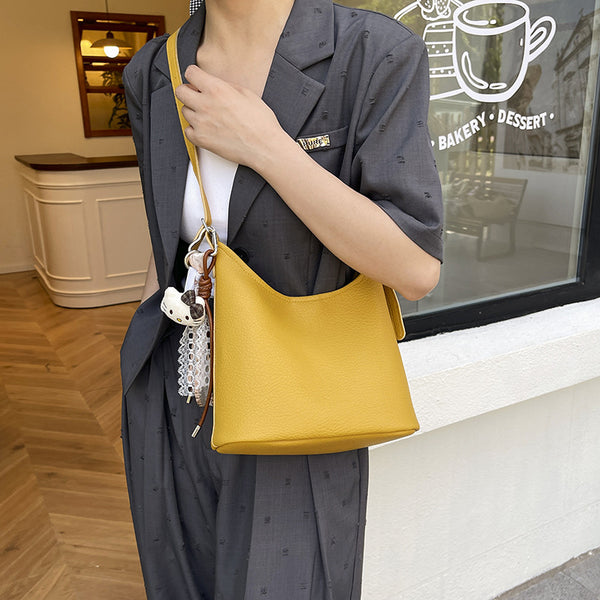 This year's popular autumn and winter bags 2024 new trendy casual handbags bucket bags commuter fashion shoulder oblique span bags