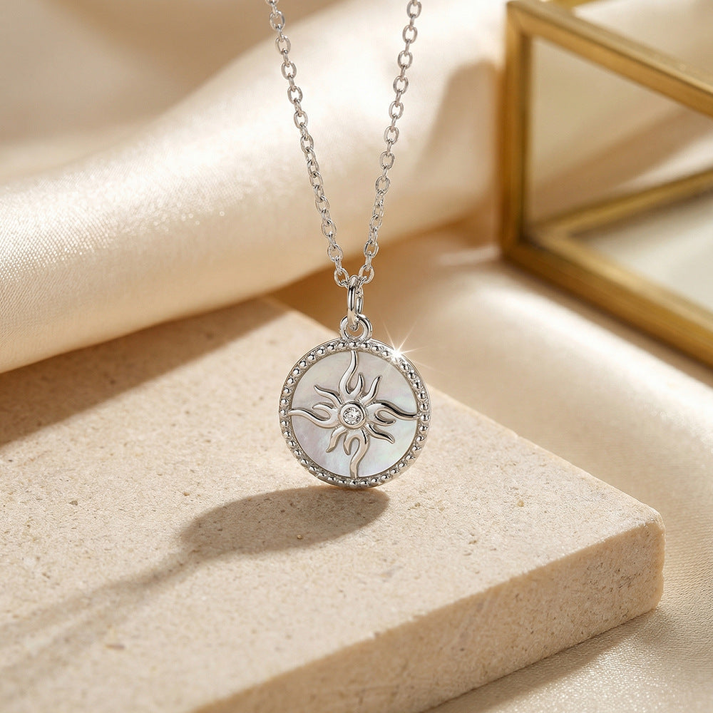 Popular hot-selling zirconium-inlaid classy necklace, accessible luxury, niche women's versatile elegant, simple, non-fading clavicle chain jewelry