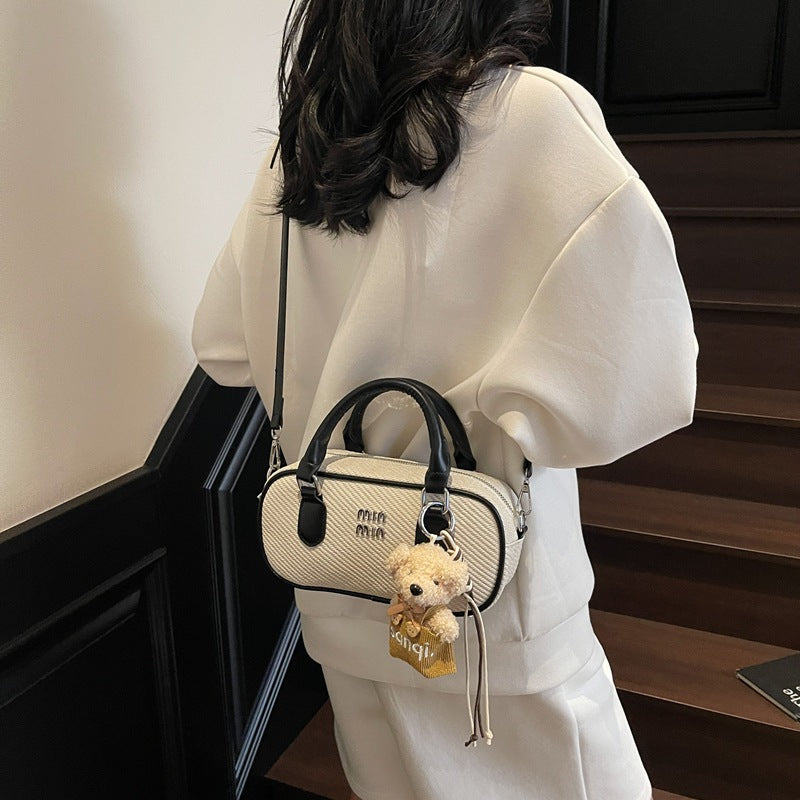 Cross-border versatile simple messenger bag women's summer 2025 new fashion Korean version of high-end portable commuter bag women