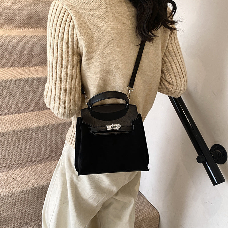 Cross-border retro messenger bag British premium sense bag 2025 new commuter student bag shoulder portable small square bag