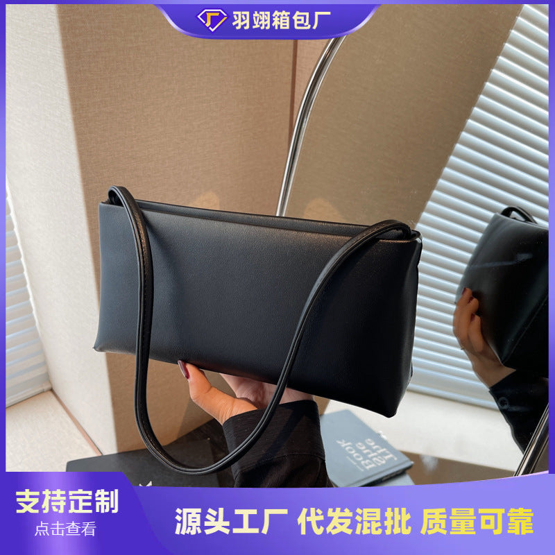 Foreign trade advanced sense small square bag women's 2024 new autumn and winter niche design underarm shoulder bag shoulder messenger bag