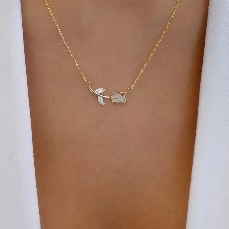 Wholesale rhinestone pendant necklaces - european & american style, cross-border, alloy, minimalist, versatile jewelry for women - star, moon, and clavicle chains