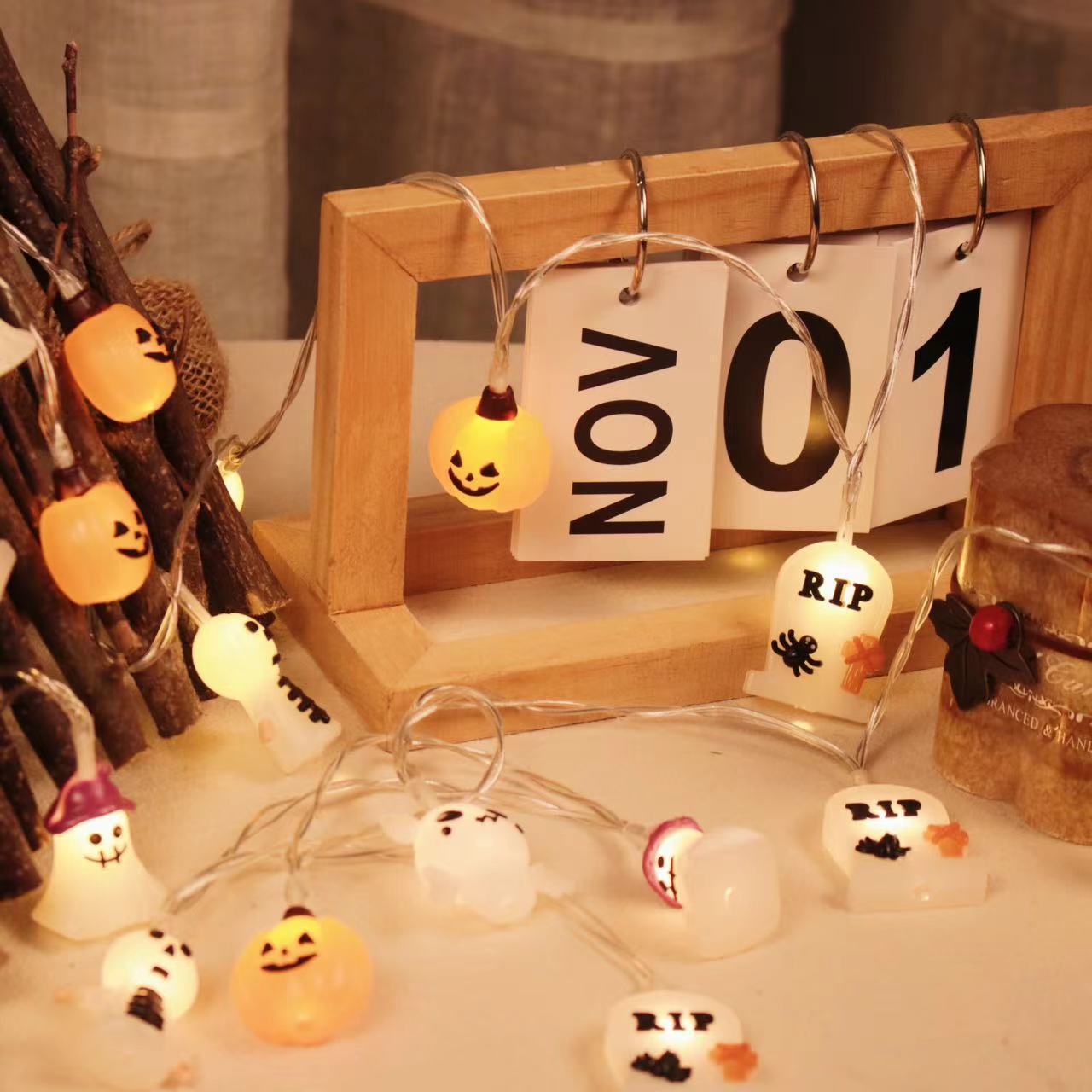 Cross-border led Halloween light string pumpkin flash lights ghost festival lights hanging lights horror decoration skull string lights battery