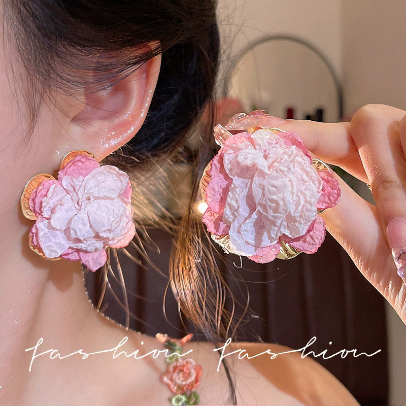 Spring break style white floral earrings - unique dopamine studs, niche design, versatile earrings