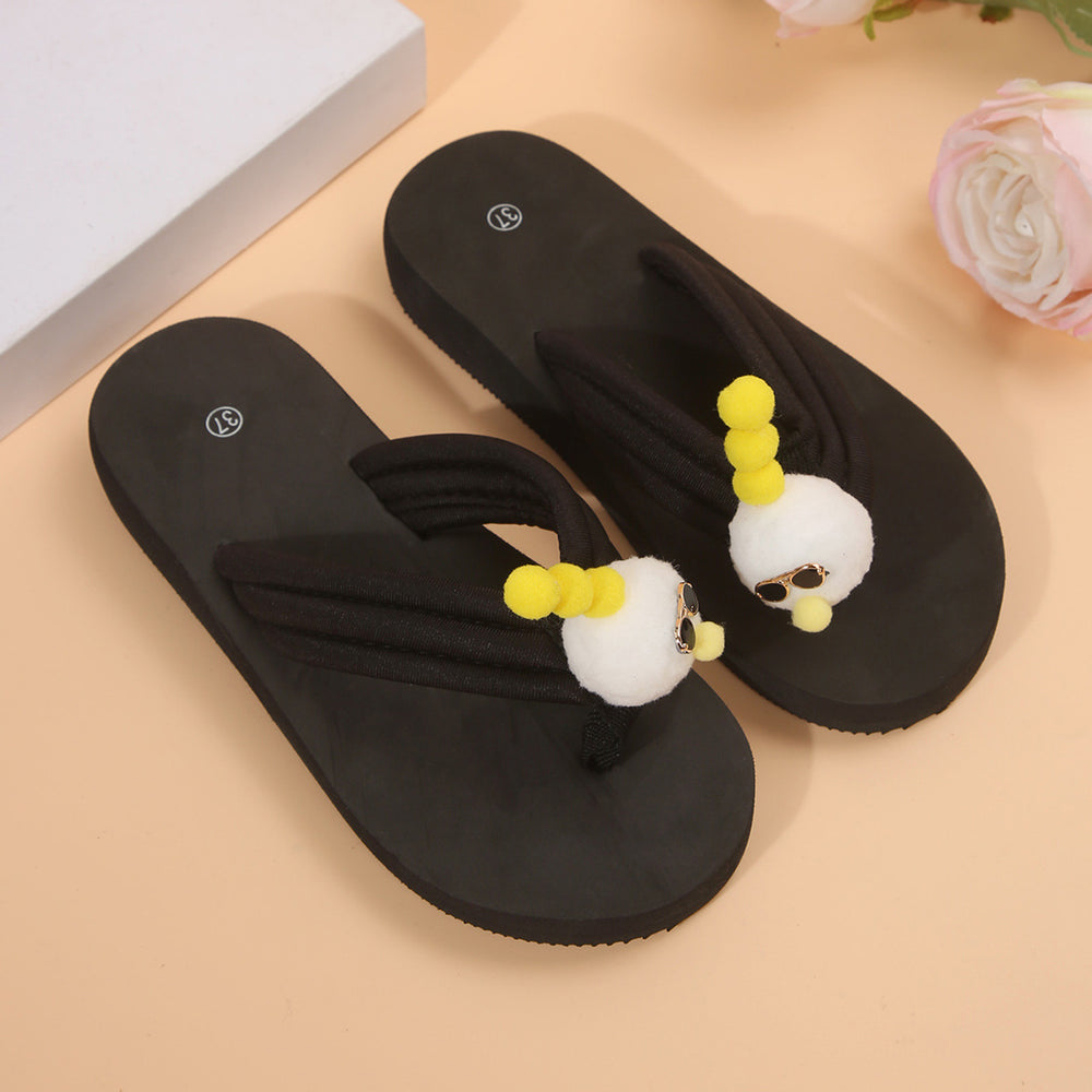 Eva thick-soled flip-flops: cloud-like comfort for outdoor beach vacations, featuring cartoon character designs for matching family sets and cozy lounging at home