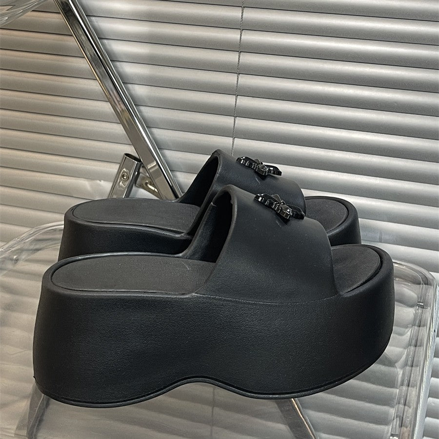 Thick soleplatform shoes slippers for women summer outwearthick sole stepping on shit feeling 2025new arrivalsummerpopular beach sandals