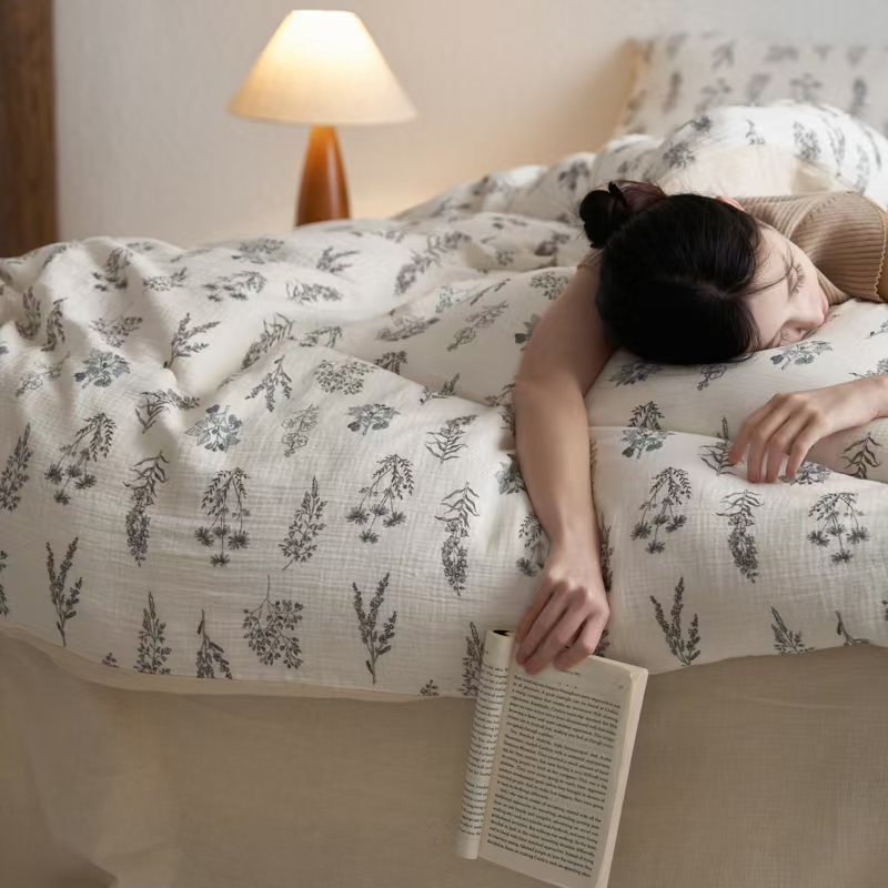 Spring new product Class A cotton three-layer yarn four-piece quilt cover bed sheet pastoral pure cotton dormitory three-piece bedding