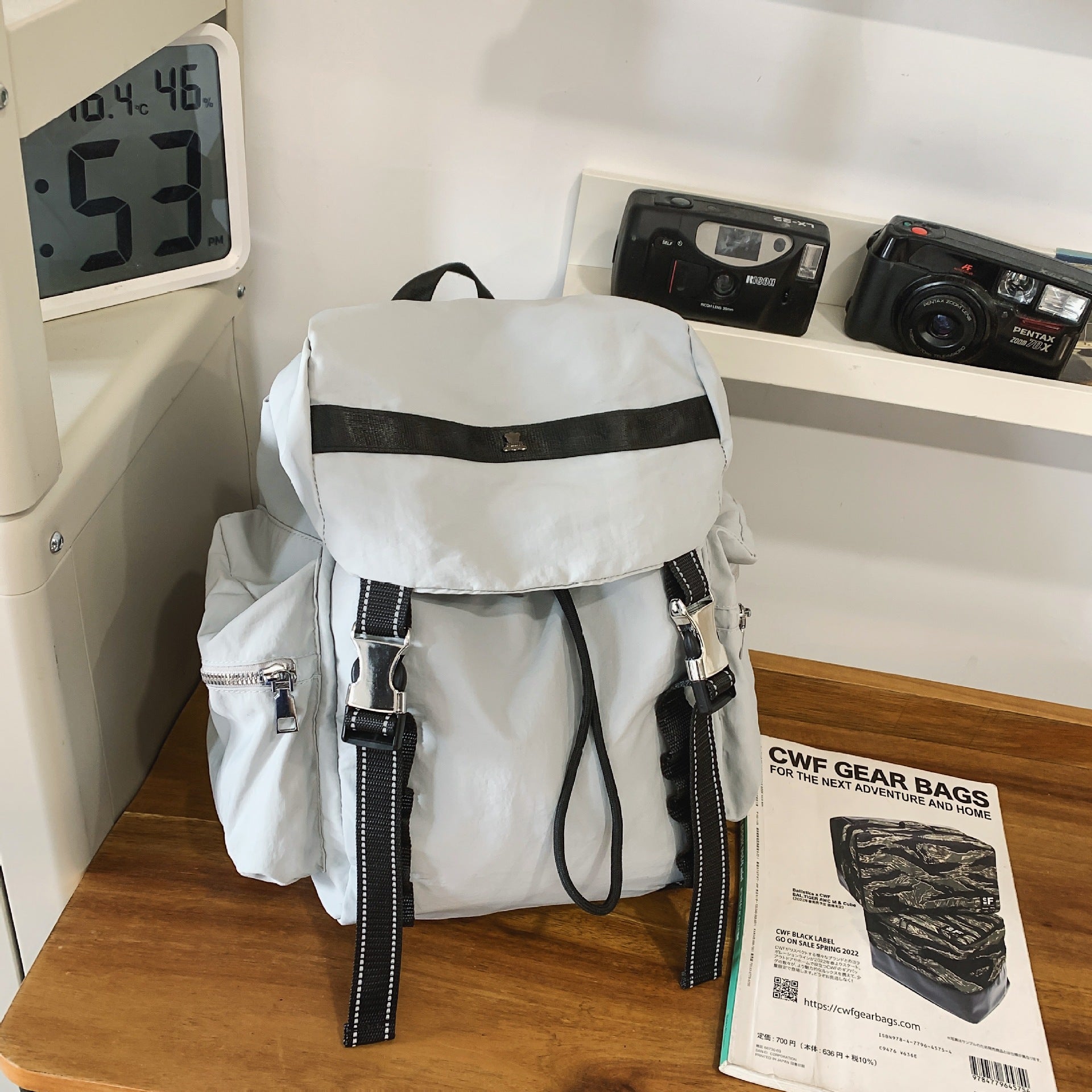 Cross-border light travel large-capacity backpack simple trend college student schoolbag outdoor hiking backpack