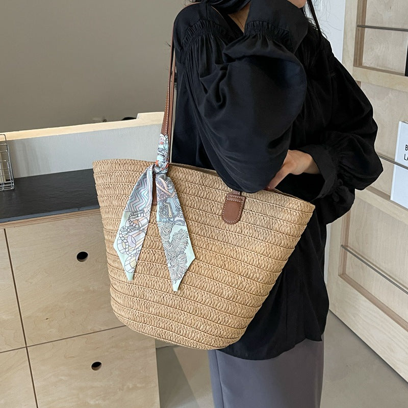 Straw bag women's large capacity 2025 new vacation beach straw bag woven commuter bucket bag vegetable basket tote bag