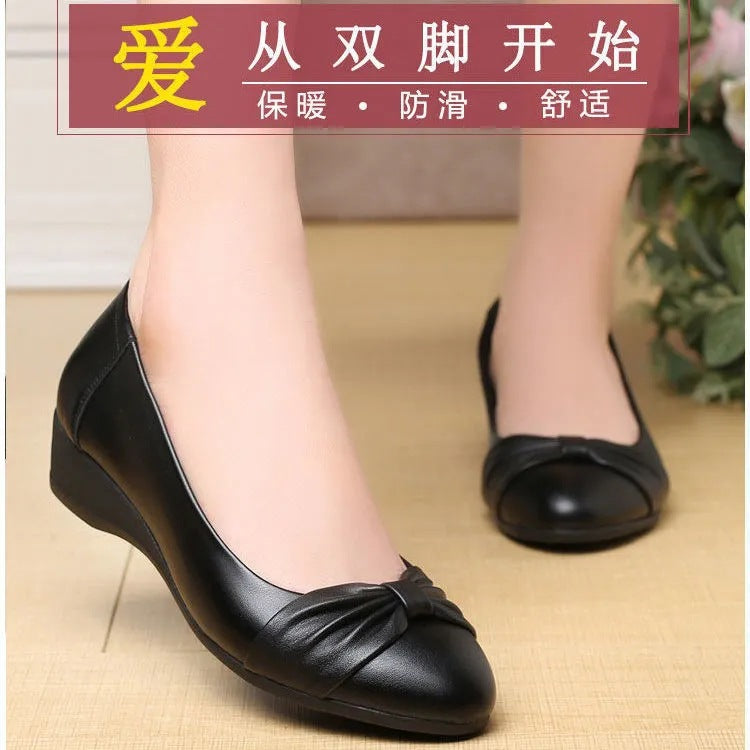 Live broadcast dropshipping soft leather soft bottom ladieswear shoes flatsabrasion resistantwaterproofbows work shoes micro business group purchase