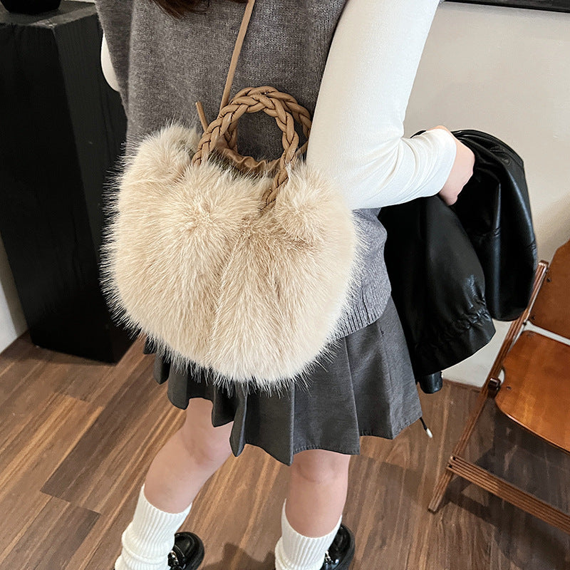 Handheld fluffy bag women's 2023 new autumn and winter pleated cloud bag high-end plush bag single shoulder messenger bag