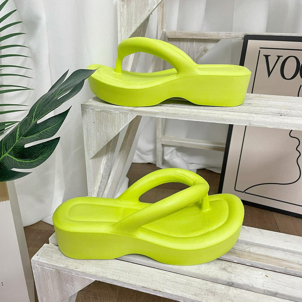 Eva thick-soled flip-flops for women, 2025 summer solid color fashion outdoor wear, "stomping on shit" comfort, casual beach sandals