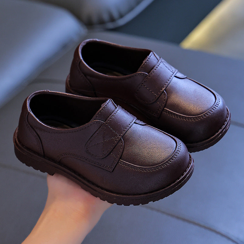 Kids' soft-soled single shoes - perfect for school, performances, and a british-inspired look. ideal for spring, these black leather shoes for boys add a touch of style to any outfit