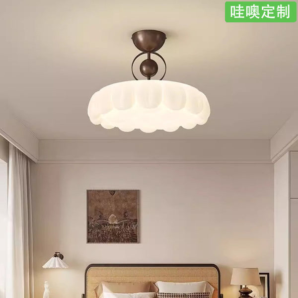 [Wow] French medieval ceiling light retro walnut pattern flower cream wind room light 2025 new