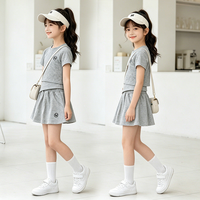 Girls' skirt-pants set, new  summer collection: stylish short-sleeve two-piece outfit for mid-to-large children, combining sporty and trendy fashion
