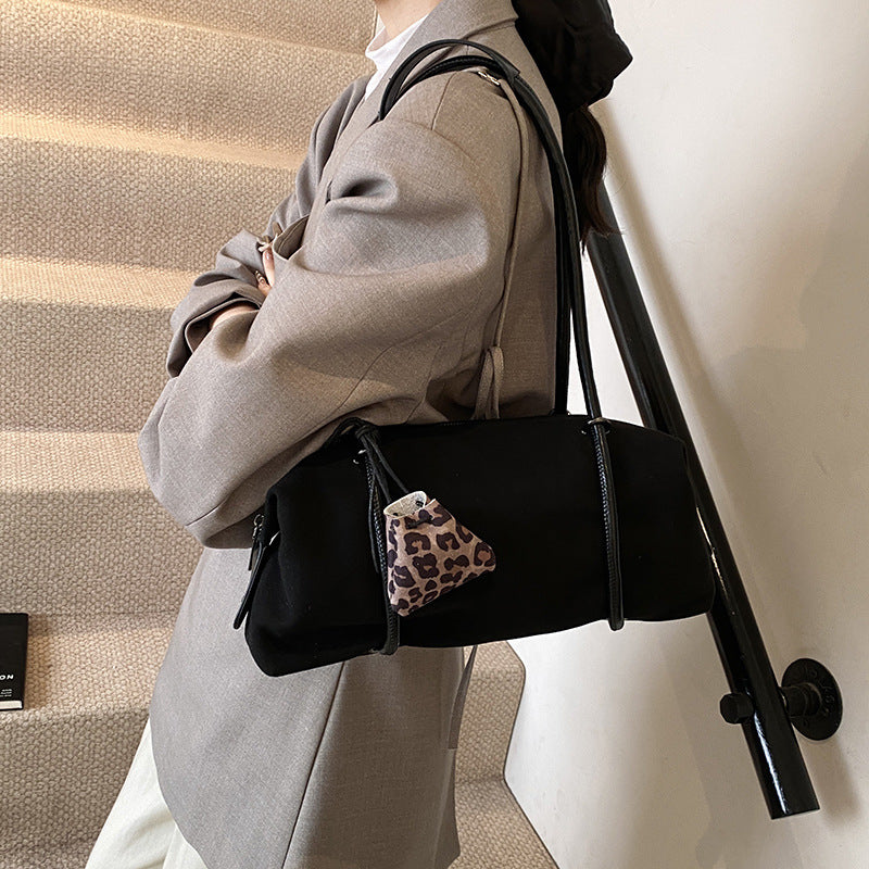 Retro niche portable commuter bag women's autumn and winter 2025 new fashion suede underarm bag large capacity backpack