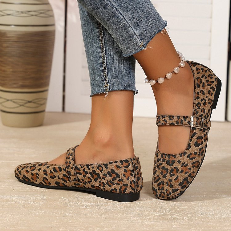 spring/autumn new arrival: leopard print flat shoes for cross-border e-commerce. plus sizes available. 0.5cm difference tolerable. wholesale options available. dropshipping to  and