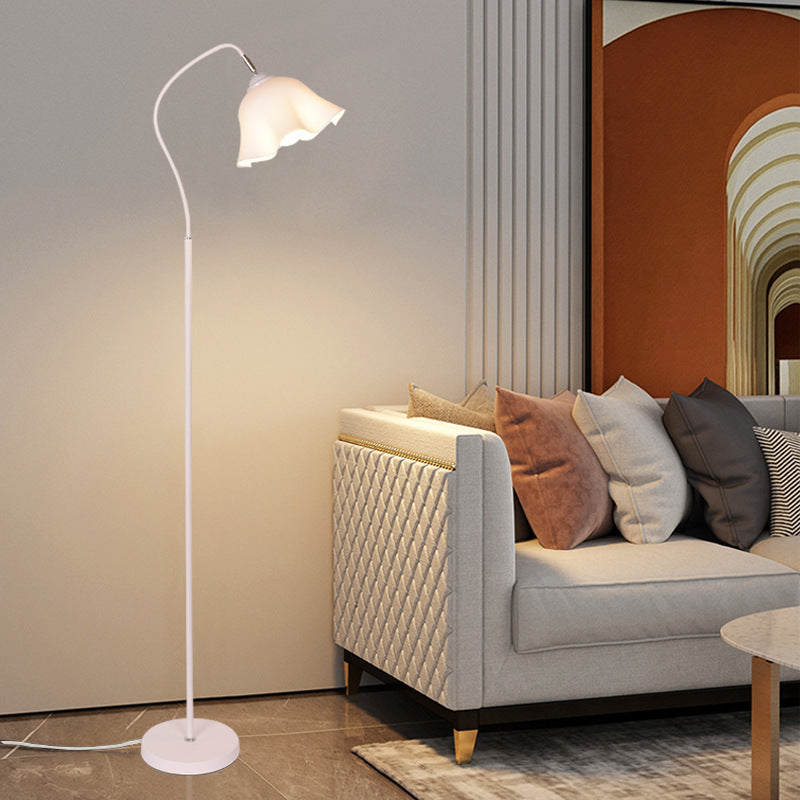 Modern minimalist cream petal floor lamp - nordic style living room sofa side bedroom bedside flower standing table lamp