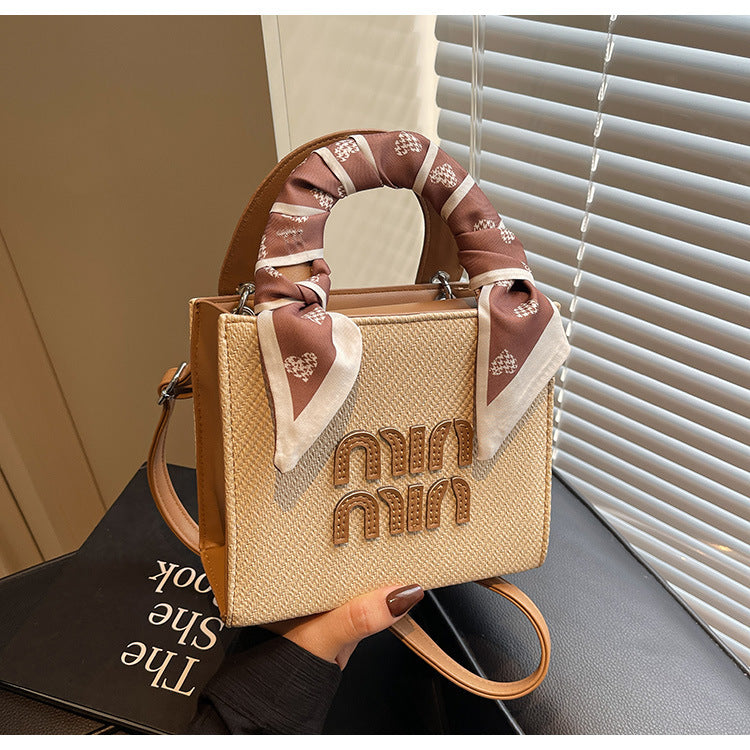 Cross-border premium bag women's autumn and winter 2025 new fashion versatile shoulder messenger bag women's portable Princess Diana bag