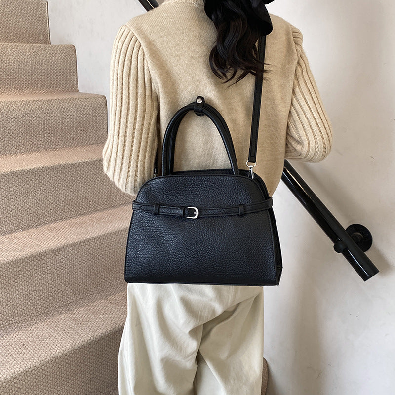 Retro style commuter large-capacity handbag fashionable niche simple solid color Korean version versatile light luxury Korean version messenger bag