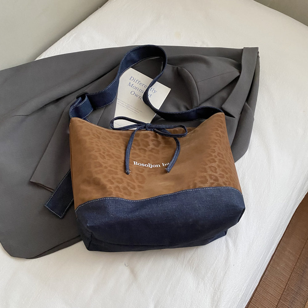 2025 new autumn/winter fashion commuter shoulder bag, popular leopard print crossbody bag, versatile tote bag, high-value design