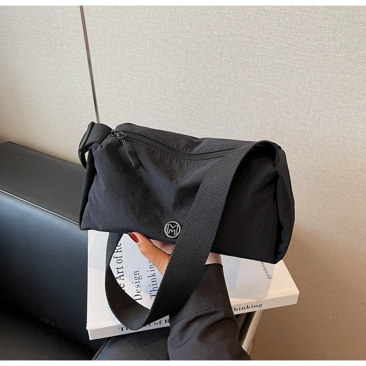 Cross-border new 2025 simple large-capacity messenger bag casual shopping fashion casual women's shoulder pillow bag