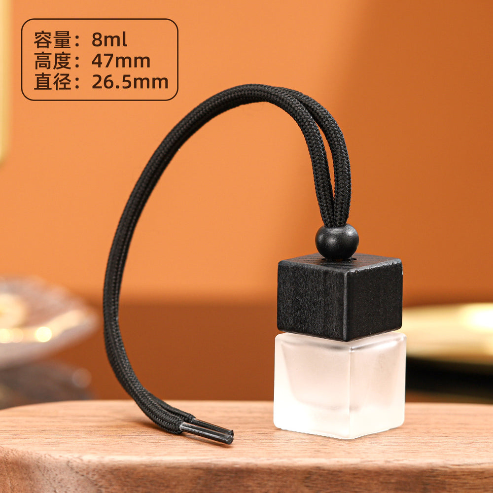 Car perfume bottle empty bottle hanging square cover colorful aromatherapy bottle essential oil refill bottle thickened lanyard glass bottle