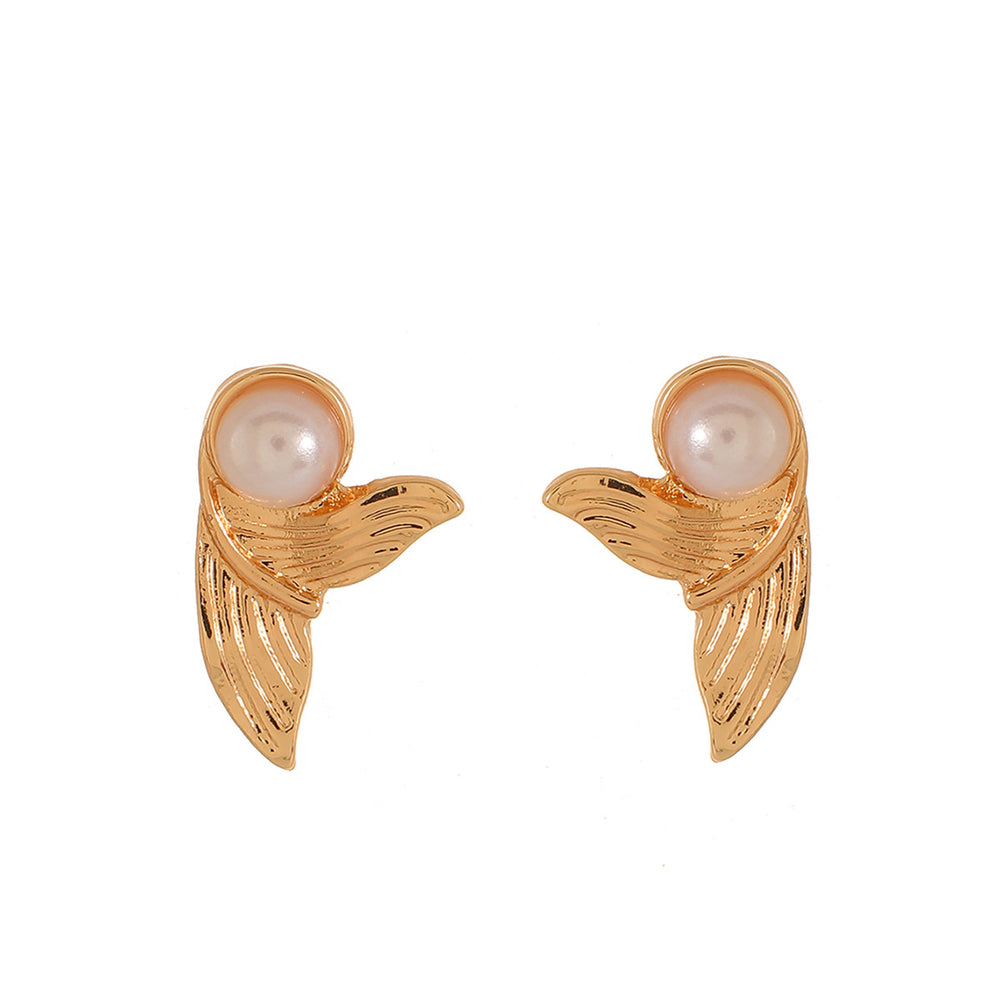Wholesale pearl stud earrings for women - european and american fashion, statement earrings with a high-end feel, geometric irregular flower and heart earrings for women