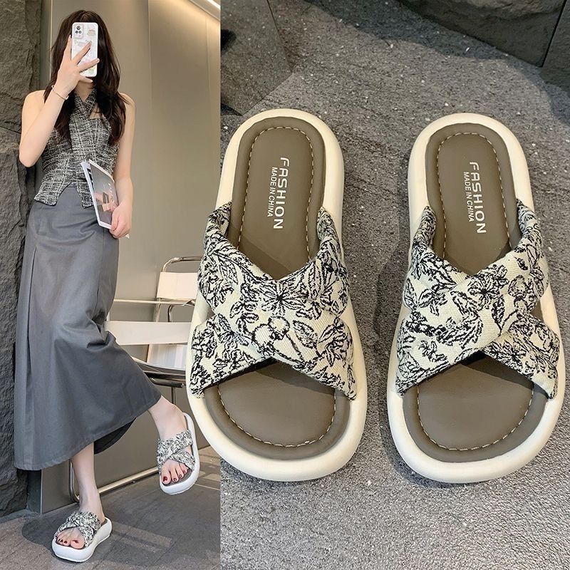 Thick sole slippers for women outwear 2025 summernew arrival cross one-line slippers with a sense of shit-stepping soft bottomfashion sandals